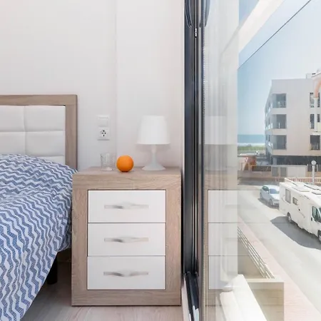 Апартаменты Amazing 50 M From The Торевьиа